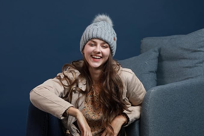 REDESS Women Winter Pompom Beanie Hat with Warm Fleece Lined, Thick Slouchy Snow Knit Skull Ski Cap