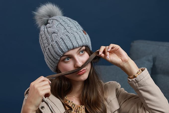 REDESS Women Winter Pompom Beanie Hat with Warm Fleece Lined, Thick Slouchy Snow Knit Skull Ski Cap