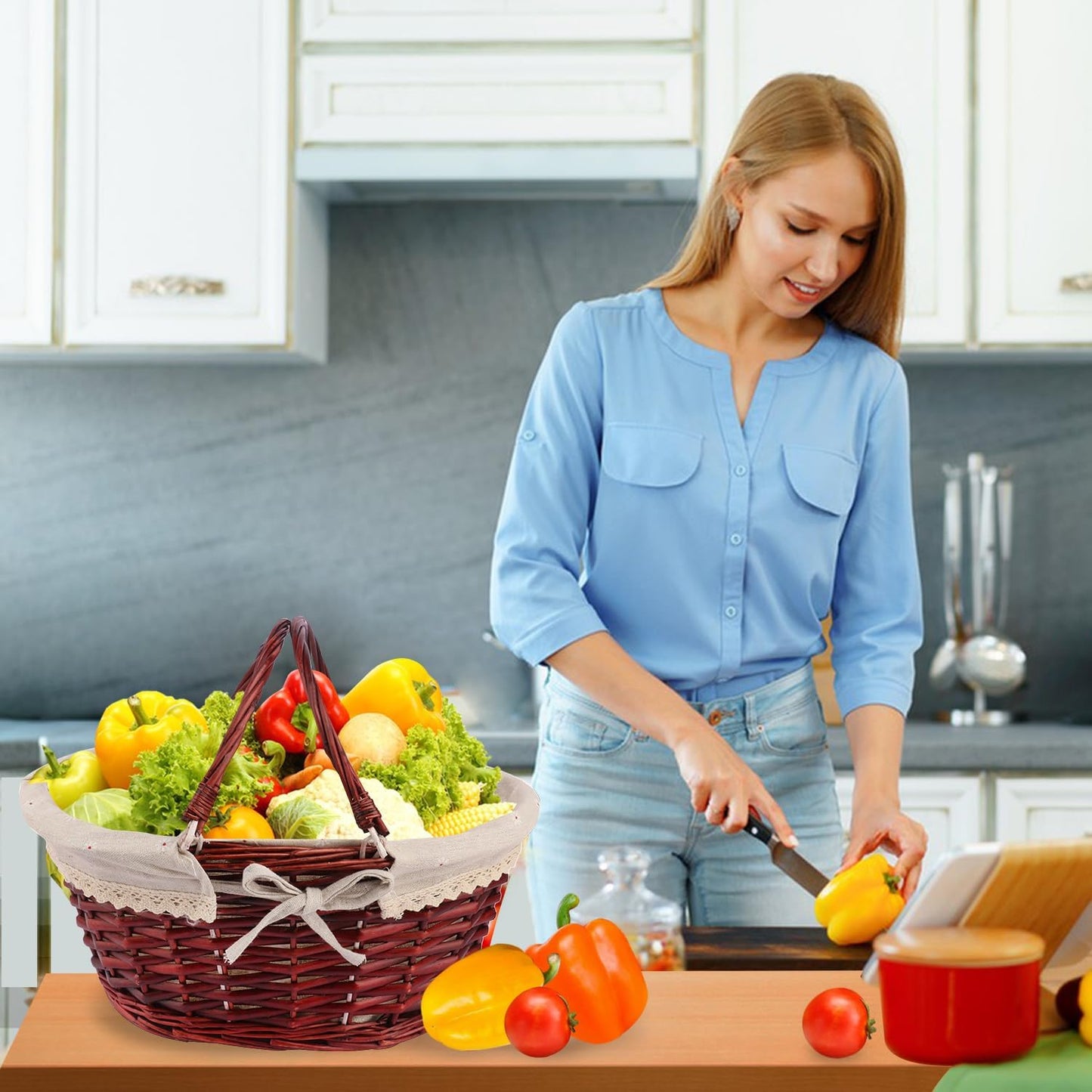 Large Wicker Basket with Handle, 14.2 x 11 x 6.7 inch Wicker Picnic Basket with Liner, Empty Gift Basket, Oval Willow Woven Basket for Fruit, Candy, Wine, Gathering, Wedding, Picnic, by GNIEMCKIN.