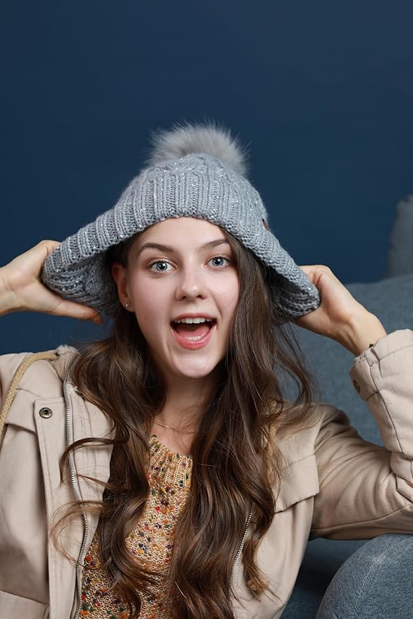 REDESS Women Winter Pompom Beanie Hat with Warm Fleece Lined, Thick Slouchy Snow Knit Skull Ski Cap