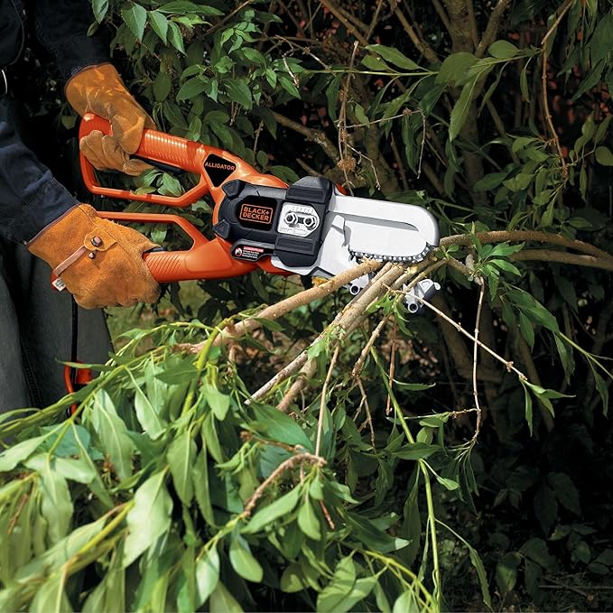 BLACK+DECKER Lopper Chain Saw, 4.5-Amp Pruner, Loppers for Tree Trimming Heavy Duty (LP1000)